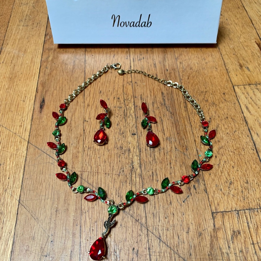 GORGEOUS red & green Christmas jewelry